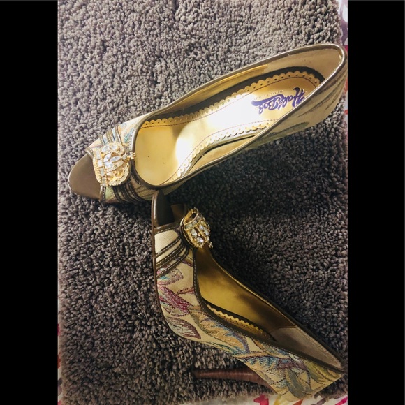 Hale Bob Queen Heels Sz 9. All Hale to the Queens - Picture 1 of 8